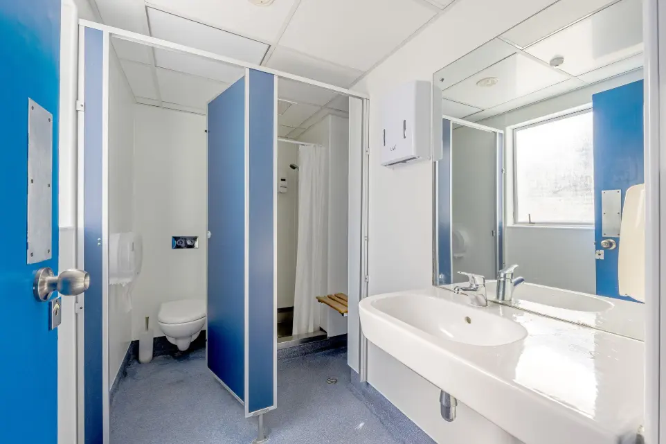 Clean shared toilet and Bathroom Facilities