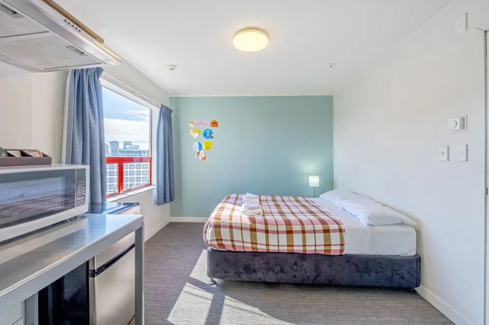 Queen Studio Room United Auckland Hostel