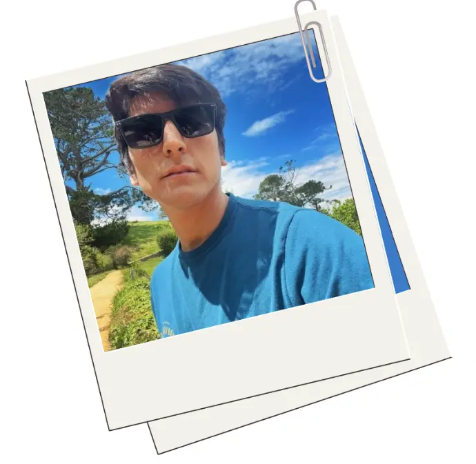 “Nick, staff at United Auckland Hostel, giving tips to working holiday travelers in Auckland”